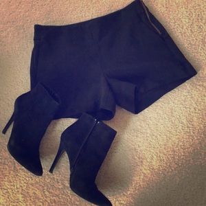 Black shorts with zipper detail